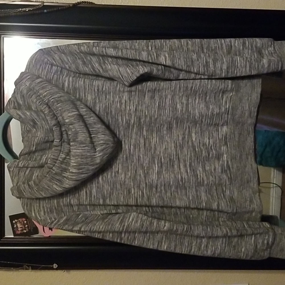 Sweatshirt - Picture 2 of 3